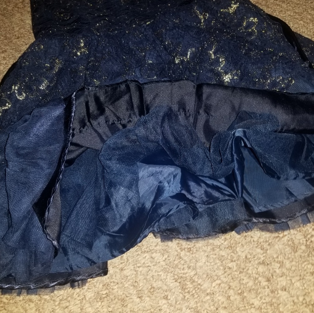 Dress - Picture 4 of 8